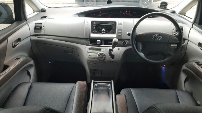 2021 Toyota Estima Interior