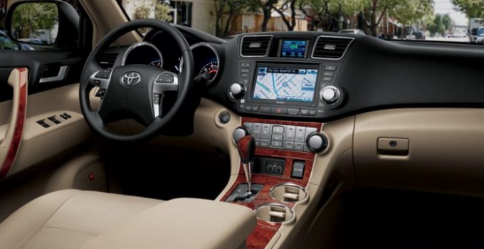 2025 Toyota Highlander Interior
